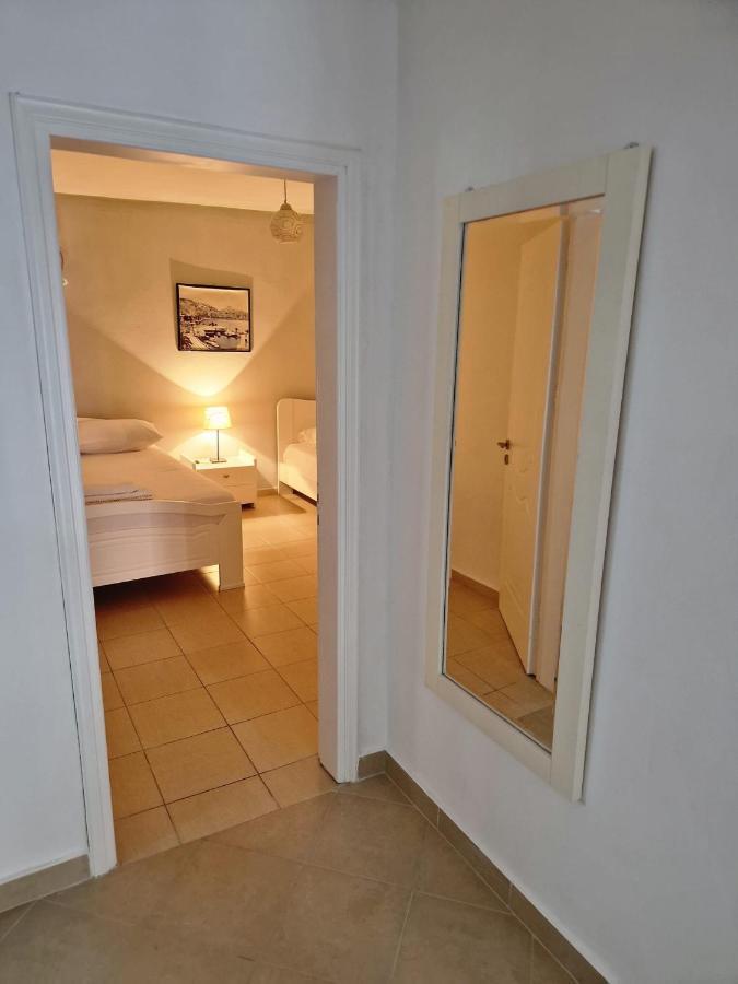 Sala Apartment'S Sarandë Esterno foto