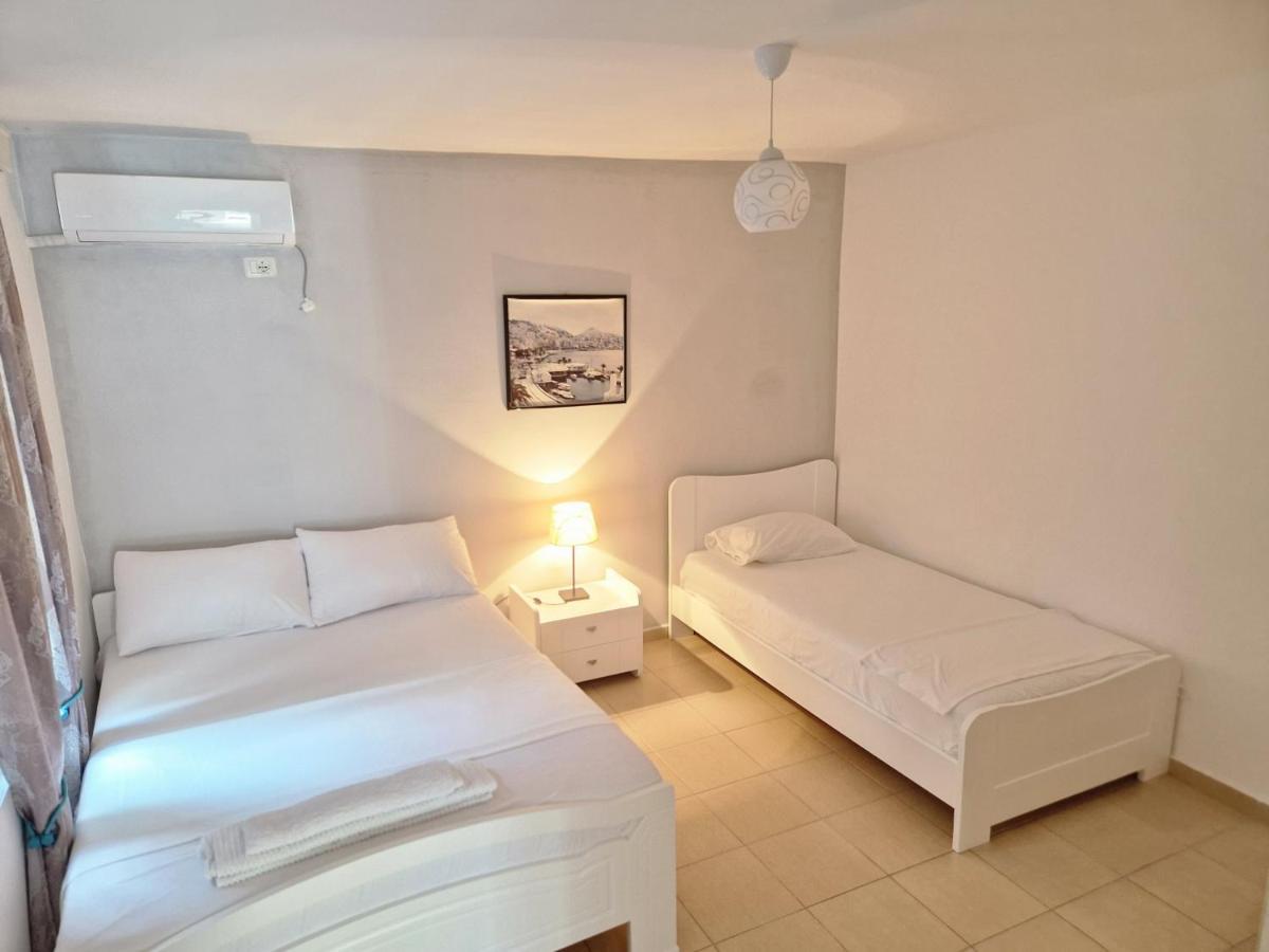 Sala Apartment'S Sarandë Esterno foto