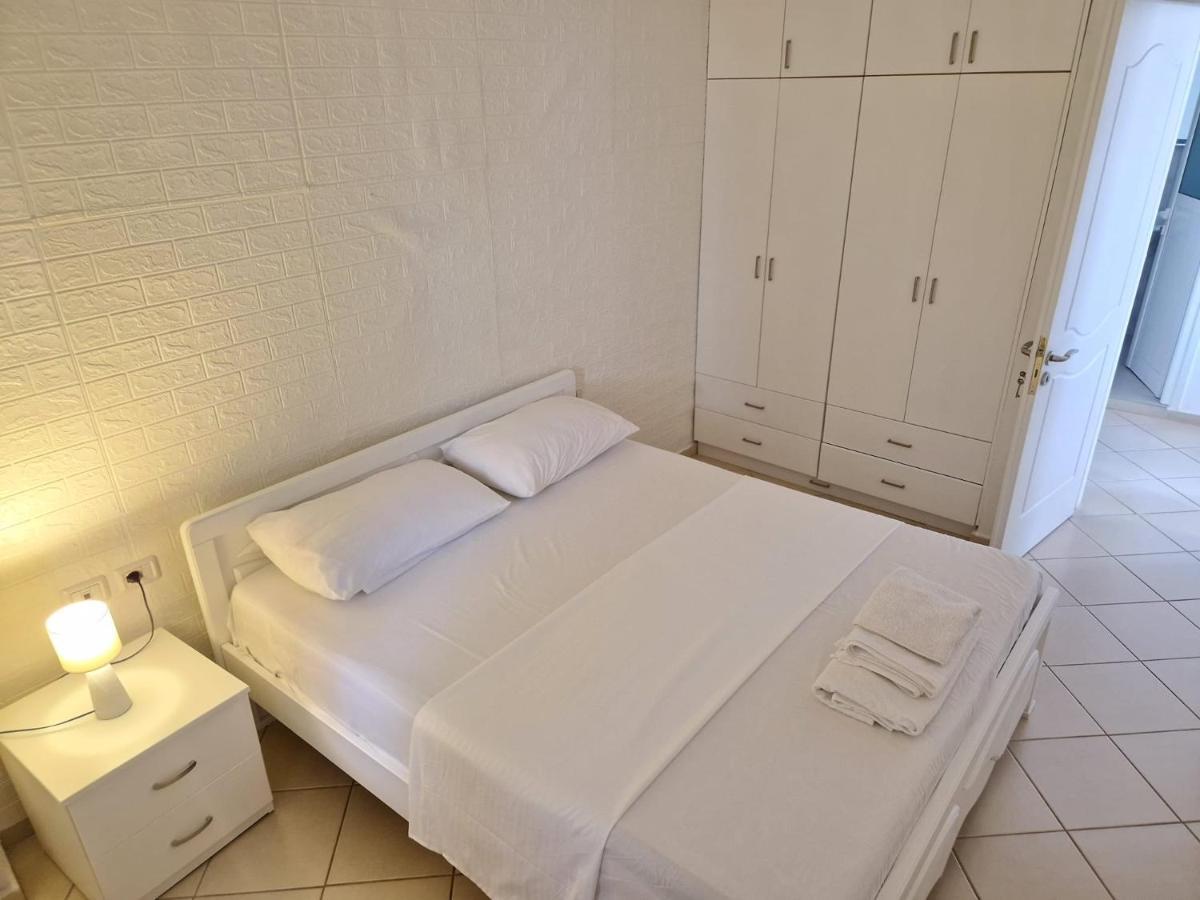 Sala Apartment'S Sarandë Esterno foto