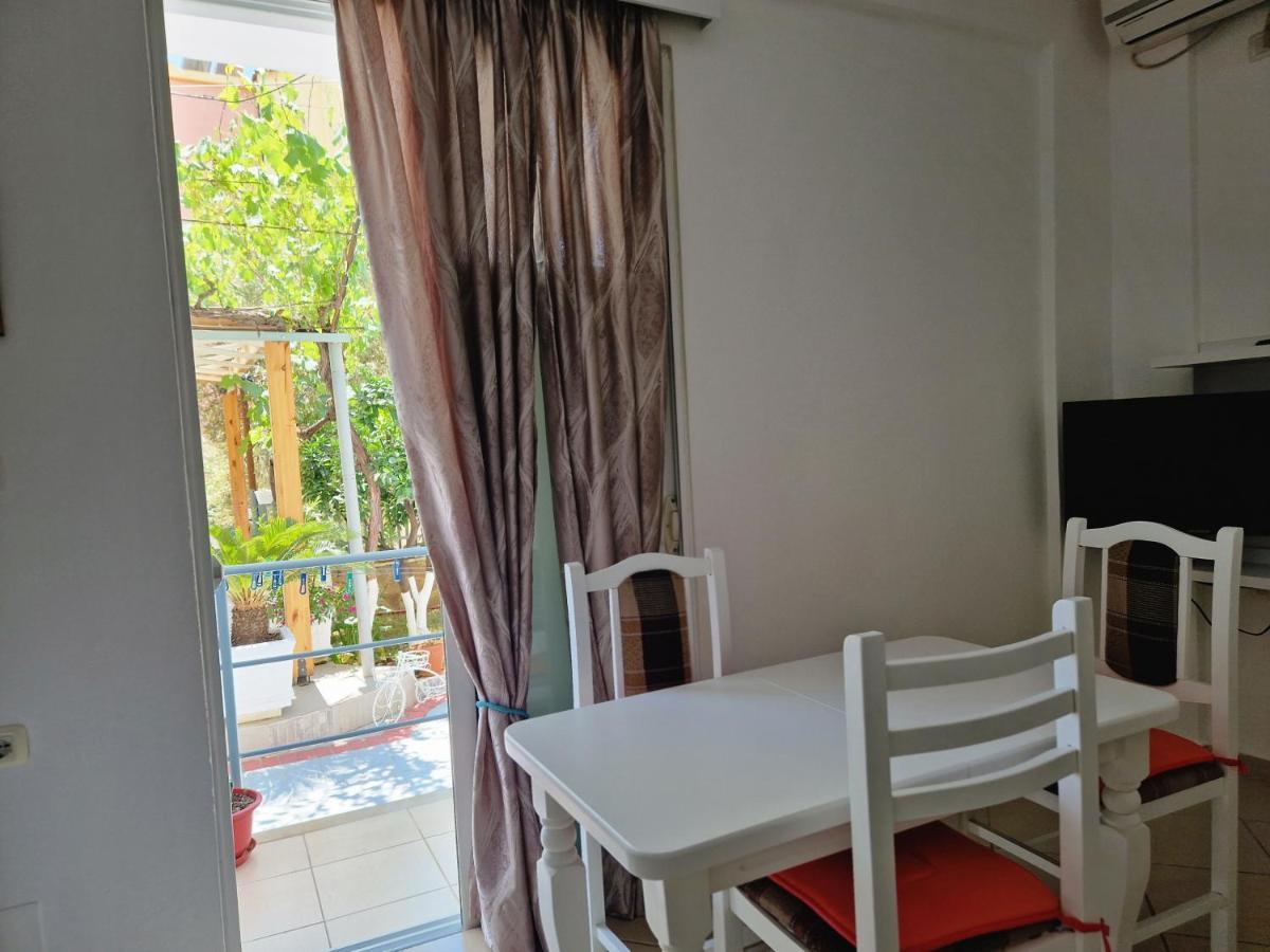 Sala Apartment'S Sarandë Esterno foto